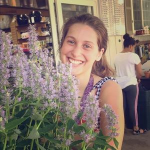 Meet your Posher, Esther